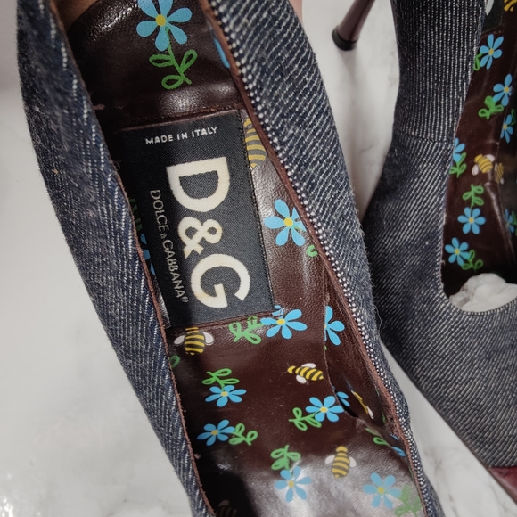 Dolce and Gabbana Denim Stilettos with Burgundy Leather Accents Size 39 1/2 - Picture 14 of 15